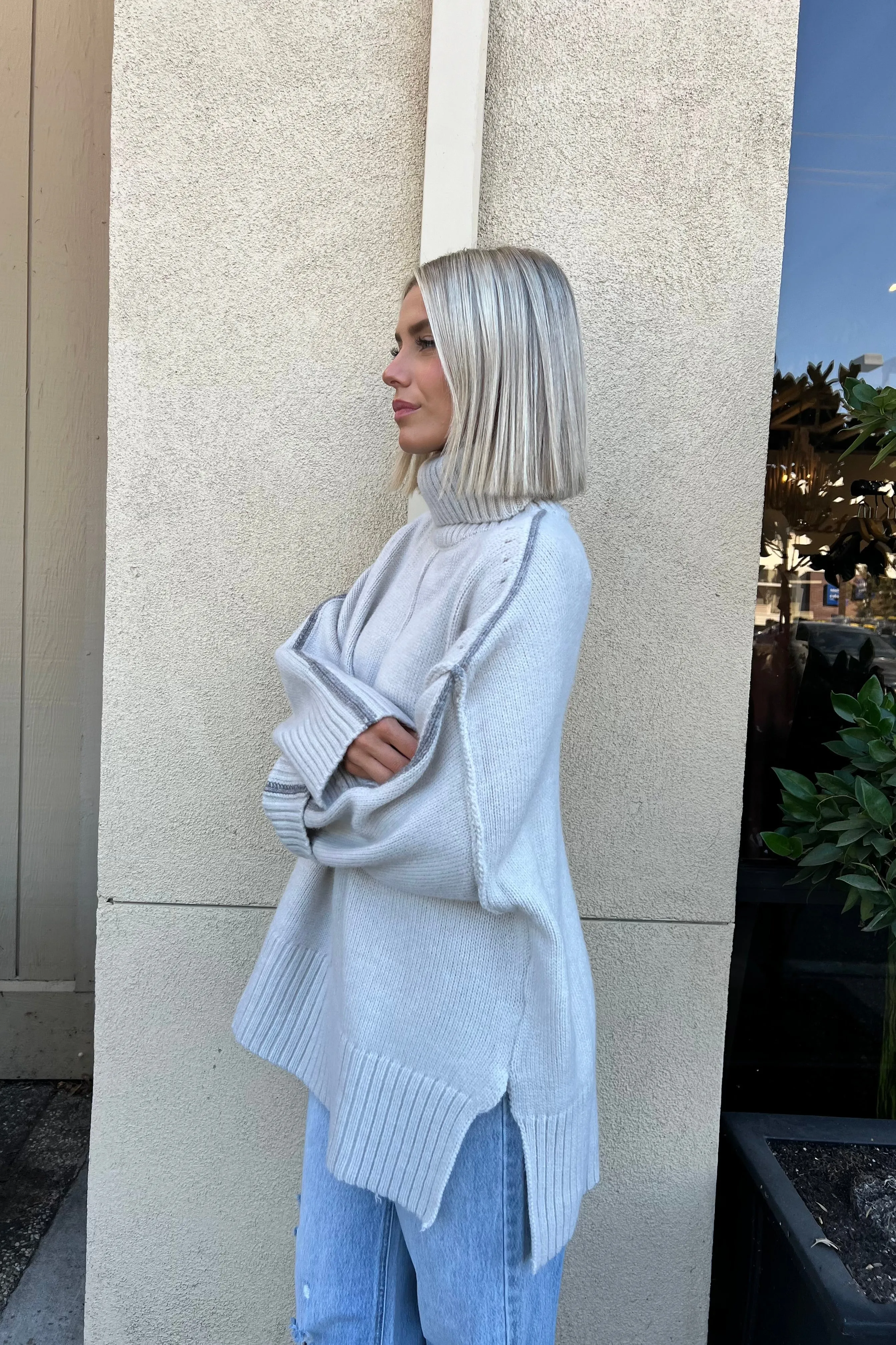 ASHEN GREY OVERSIZED TURTLENECK SWEATER