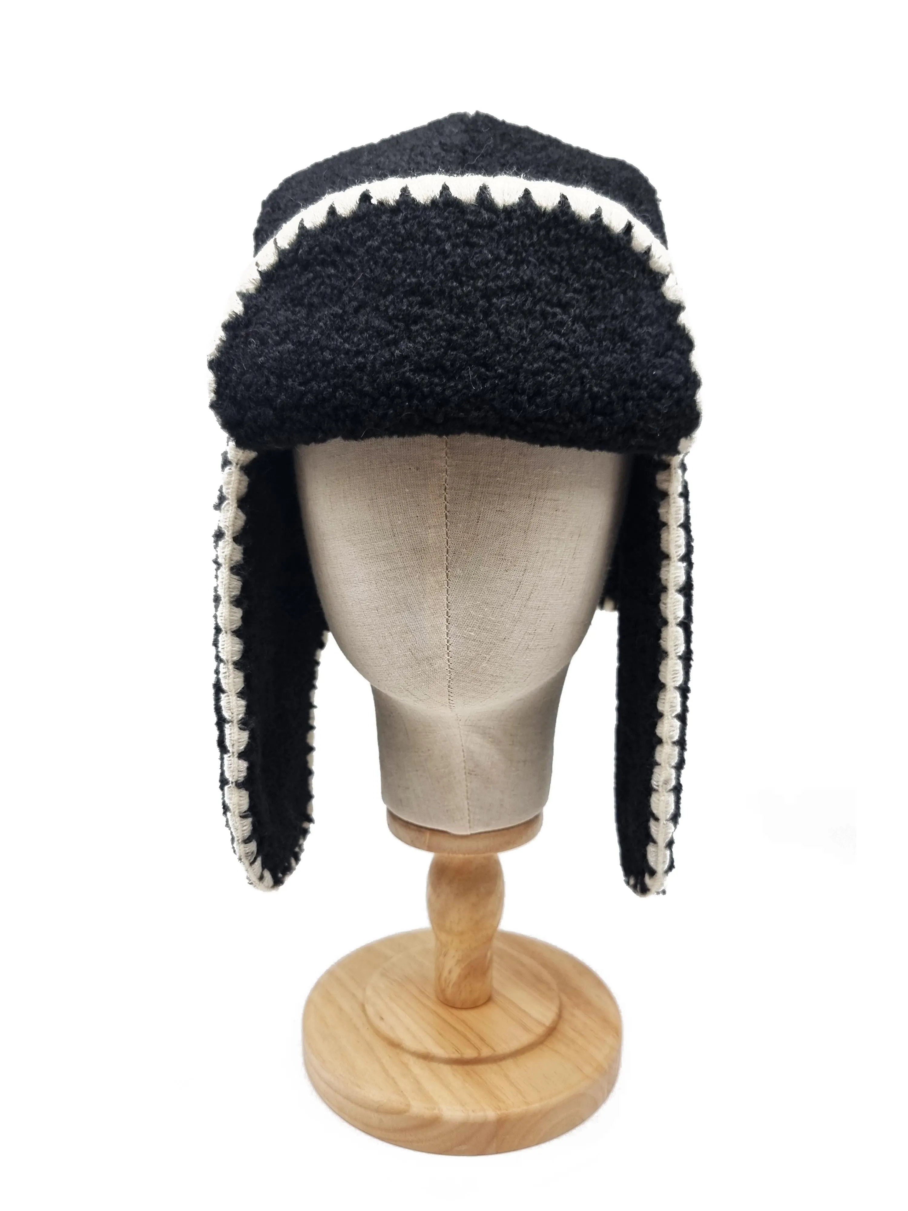 DANIKA TRAPPER HAT IN BLACK