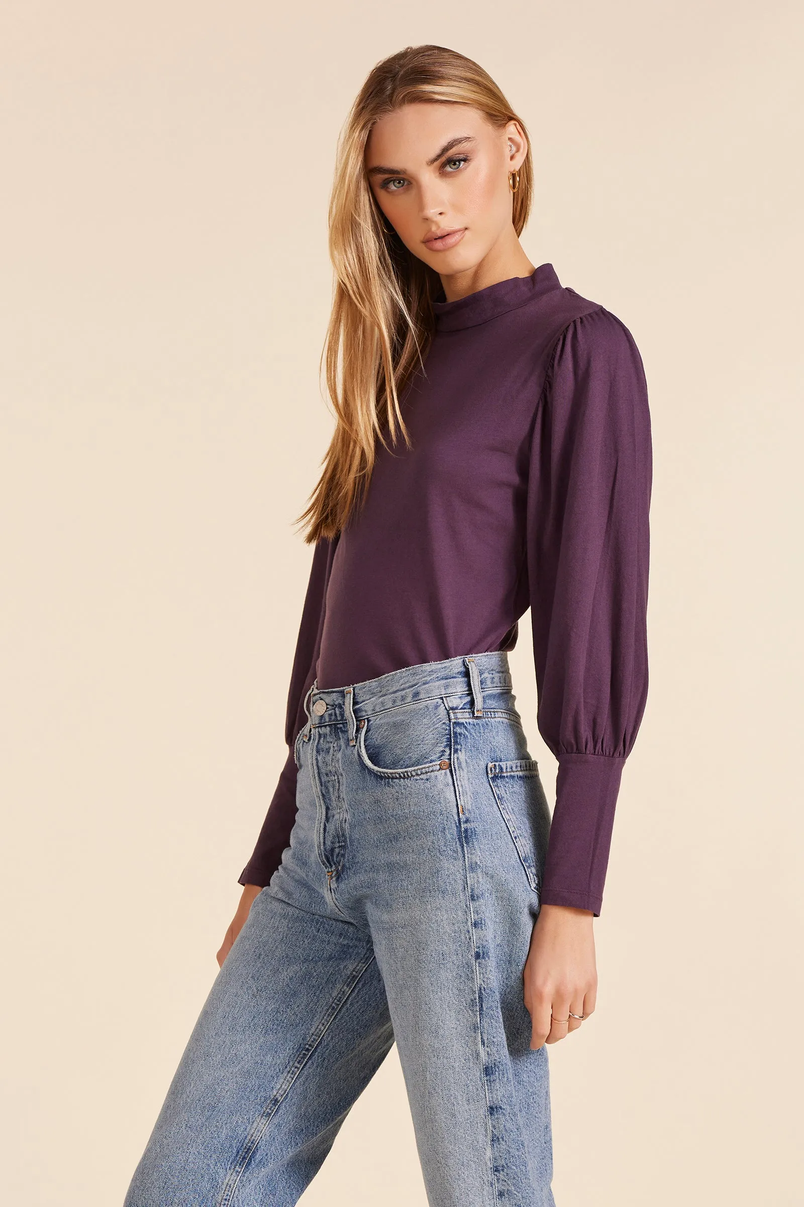 SHIRRED SLEEVE MOCKNECK TOP